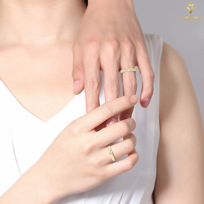 Người mệnh Kim đeo nhẫn ngón nào để thu hút tài lộc may mắn?
