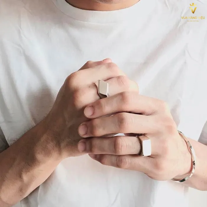 Người mệnh Kim đeo nhẫn ngón nào để thu hút tài lộc may mắn?