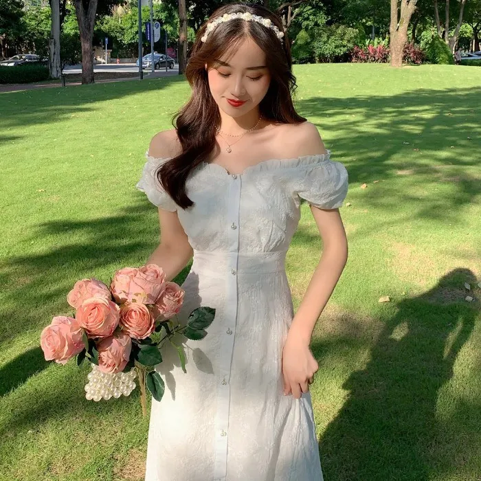 Nên mặc gì đi đám cưới? 10 set đồ đi đám cưới đẹp, thu hút mọi ánh nhìn