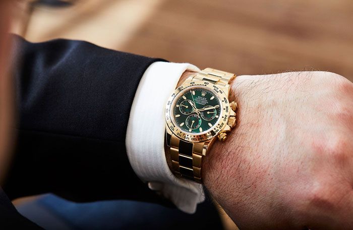 Đồng hồ Patek Philippe hay Rolex tốt hơn? So sánh sự khác biệt