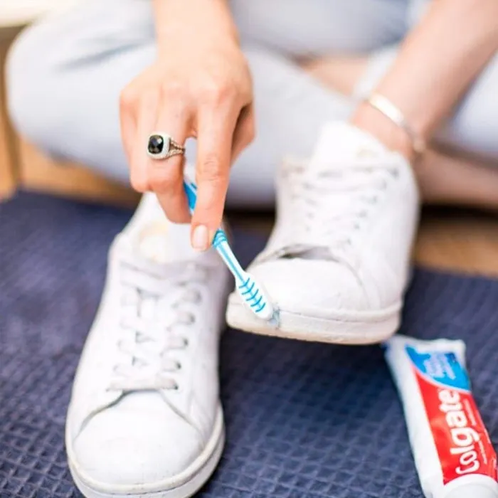 Cách vệ sinh giày sneaker trắng sạch như mới chỉ với 5 phút tại nhà