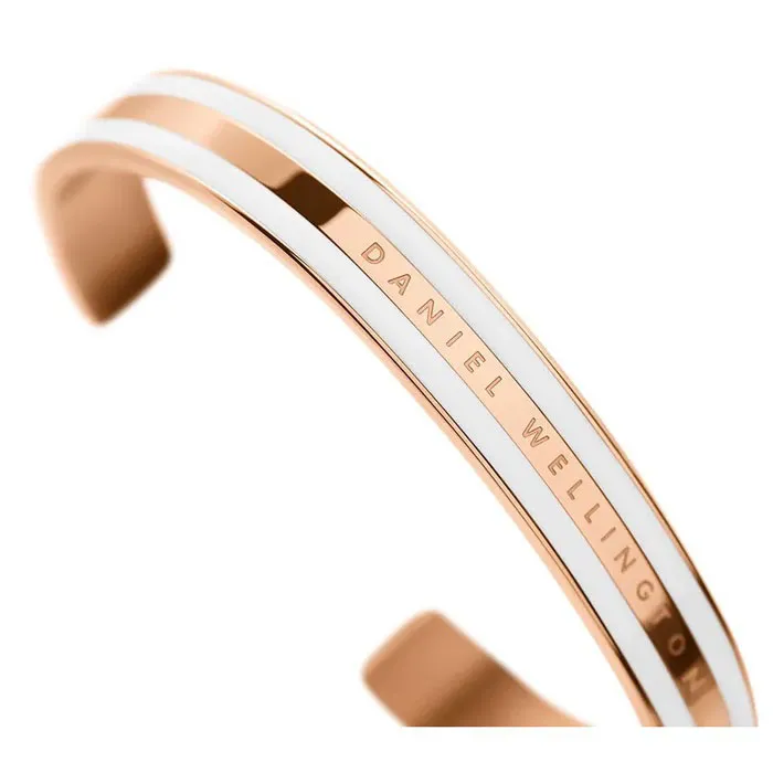 7 cách kiểm tra vòng tay Daniel Wellington thật - giả uy tín