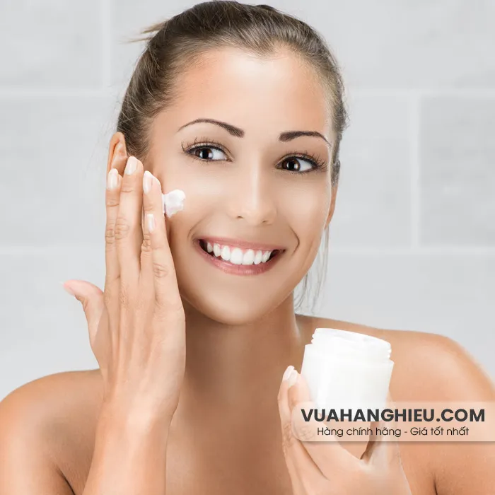 7 bước dưỡng da trước khi trang điểm giữ lớp nền căng mịn, lâu trôi