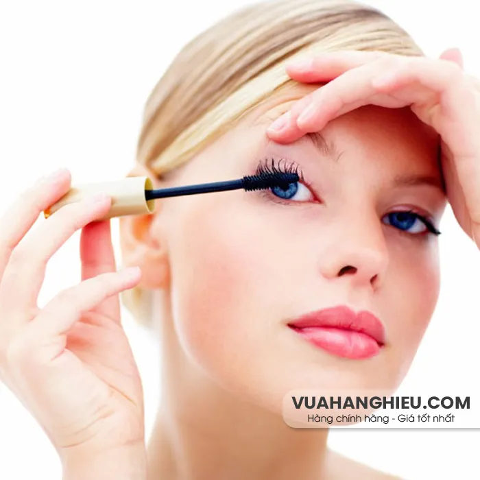 Hướng dẫn trang điểm cho người mặt tròn trở nên thon gọn, thu hút