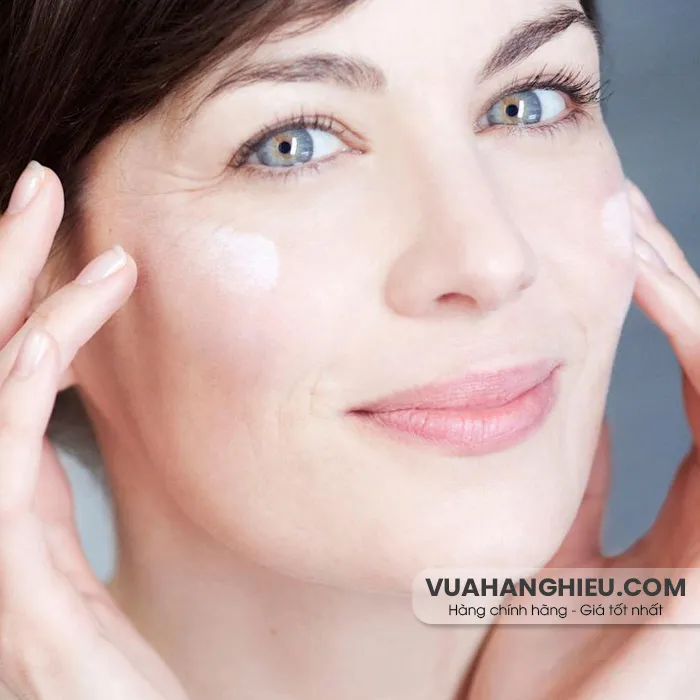 Cách trang điểm cho người trung niên trẻ đẹp tự nhiên