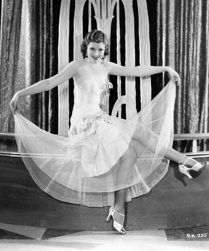 Giày T-Bars là gì? Xu hướng thời trang 