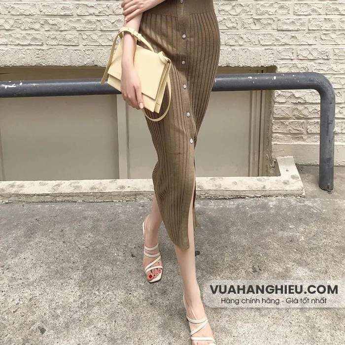 Mặc váy đi giày gì để trở nên thu hút và thời thượng?