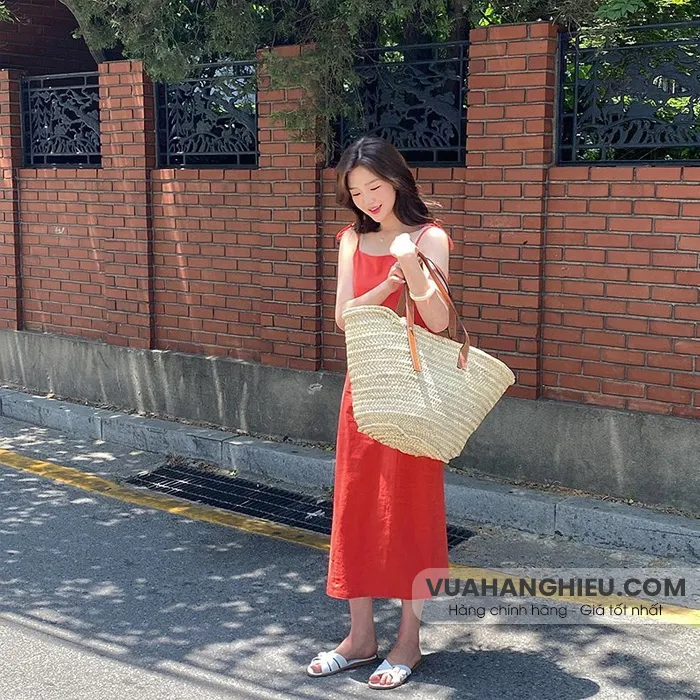 Mặc váy đi giày gì để trở nên thu hút và thời thượng?