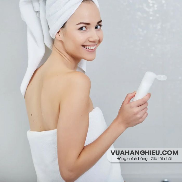 Tẩy tế bào chết trước hay sau khi rửa mặt giúp chăm sóc da hiệu quả