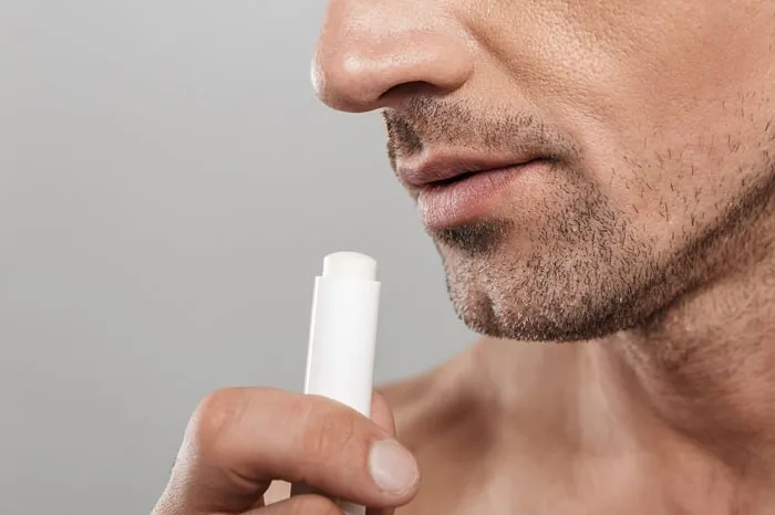 Top 9 son dưỡng cho nam trị khô và thâm môi được nhiều khách hàng yêu thích