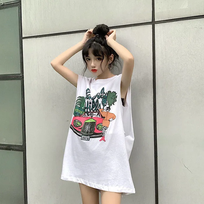 Tank top là gì? 5 cách phối đồ với áo tank top cực cool cho nam và nữ