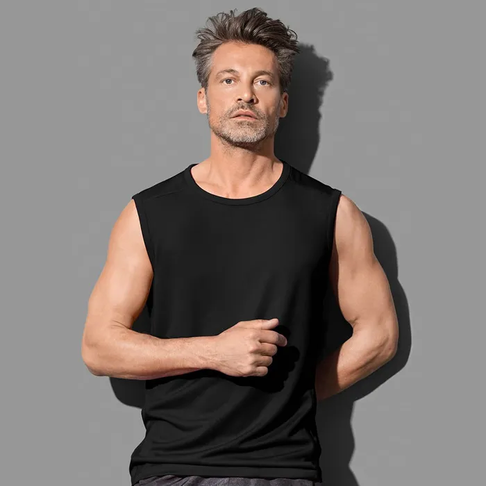 Tank top là gì? 5 cách phối đồ với áo tank top cực cool cho nam và nữ
