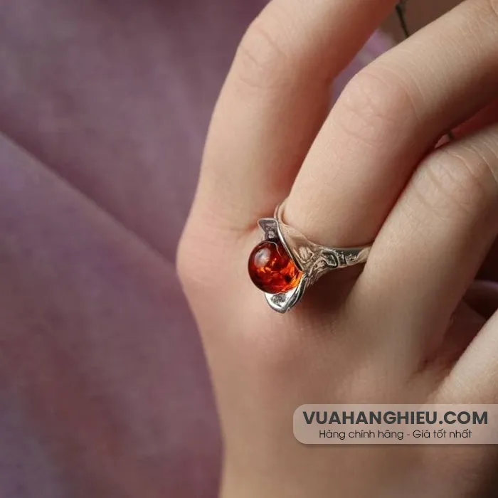 Người mệnh Hỏa đeo nhẫn ngón nào để thu hút tài lộc, may mắn?