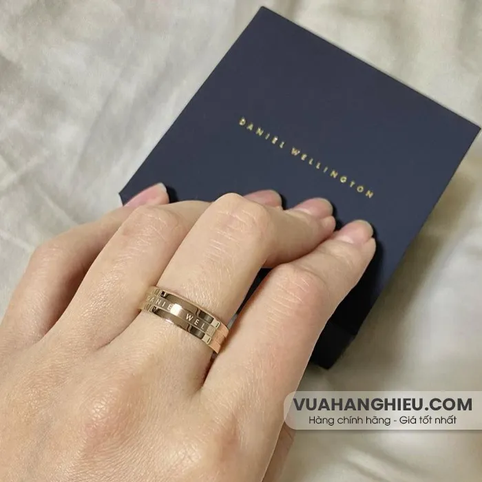 Người mệnh Thổ nên đeo nhẫn ngón nào để thu hút tài lộc, may mắn?
