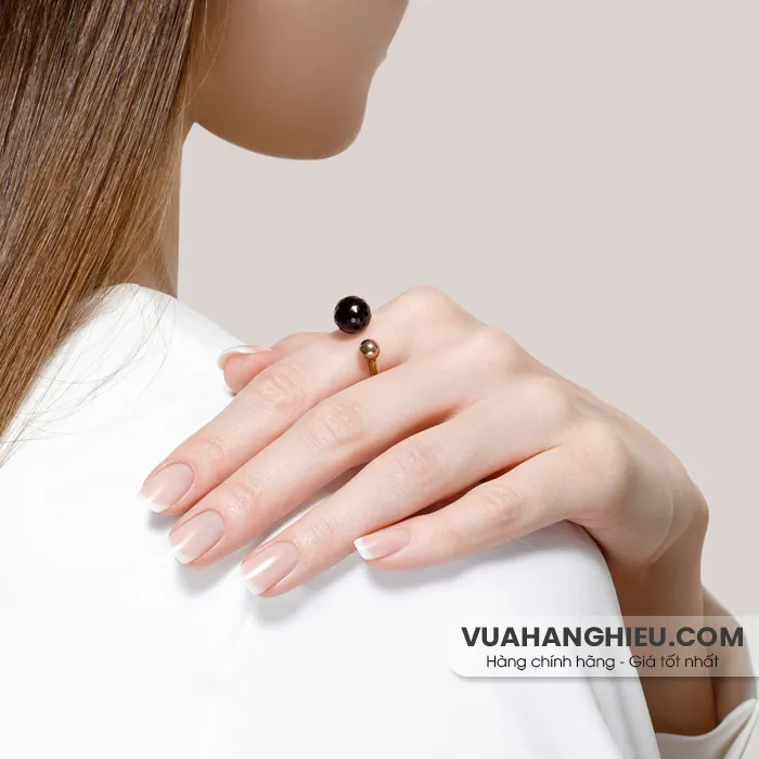Người mệnh Thủy đeo nhẫn ngón nào để thu hút tài lộc, may mắn?