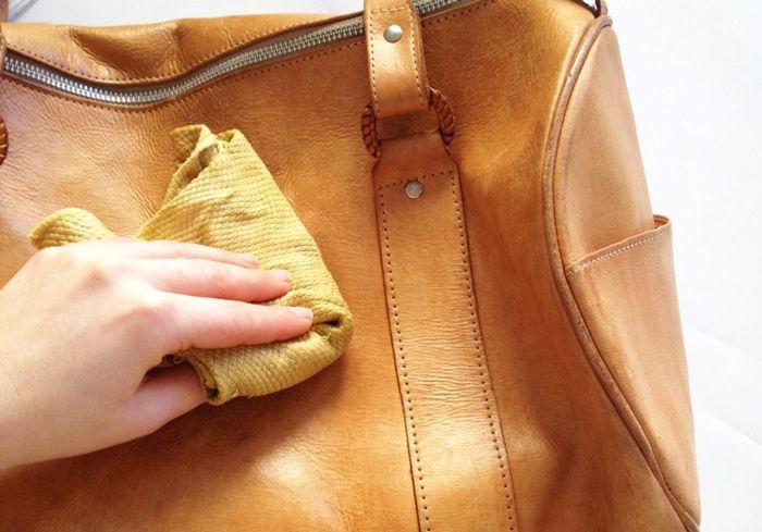 Top 10 mẫu túi đeo vai hàng hiệu được yêu rất thích hiện nay