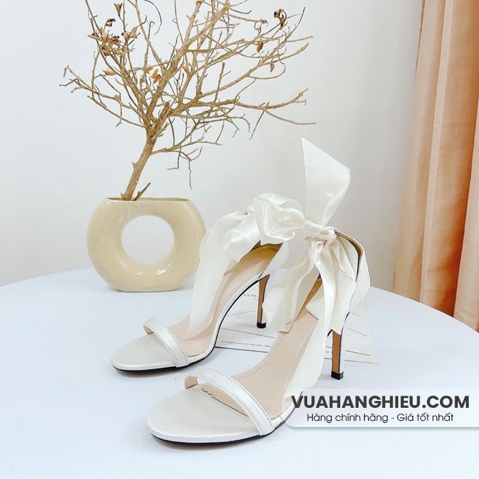 5 kiểu giày cô dâu đẹp, giúp tôn dáng định không thể bỏ lỡ