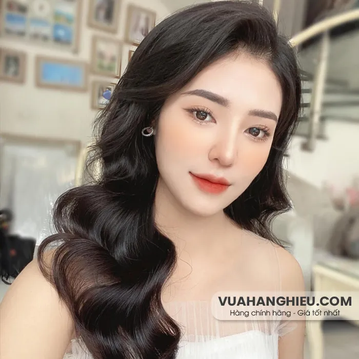 Cách trang điểm cô dâu nhẹ nhàng, tự nhiên ngày cưới