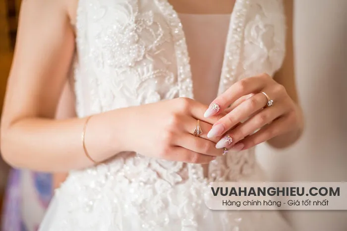 Top 45+ mẫu nails đẹp cho cô dâu thêm nổi bật và lộng lẫy trong ngày cưới