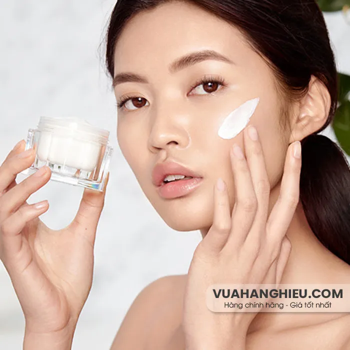 Quy trình dưỡng da buổi sáng 8 bước để có làn da rạng rỡ