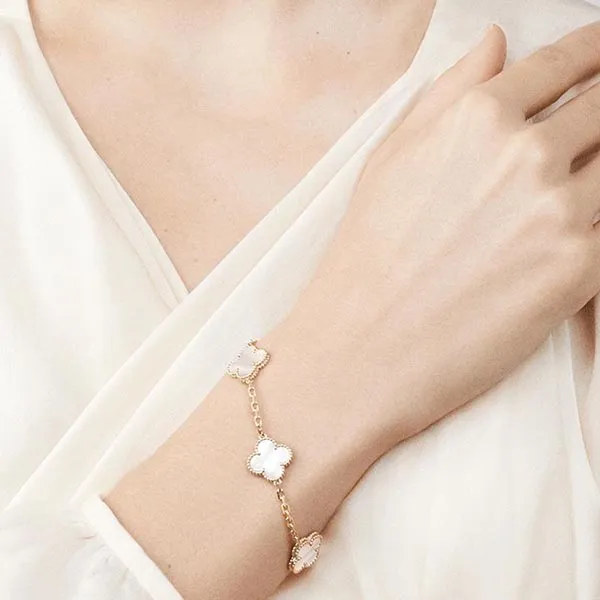 Vòng Đeo Tay Jewery Luxury Cổ Điển 4 Lá May Mắn Màu Vàng - Trang sức - Vua Hàng Hiệu