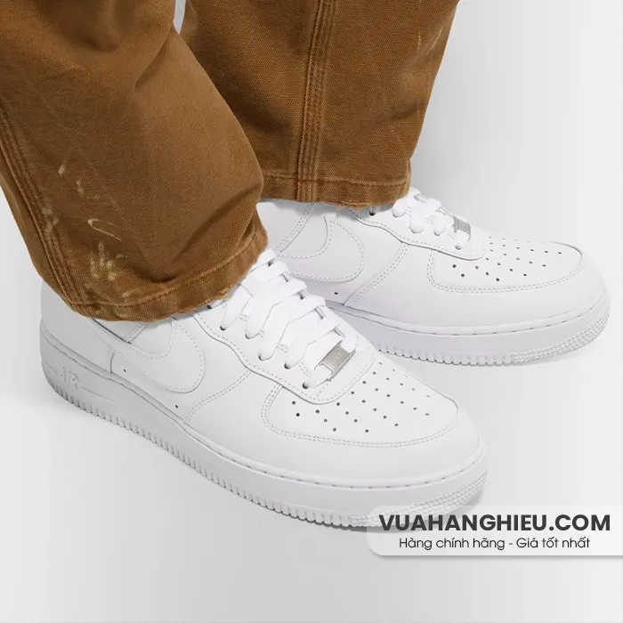 10 đôi giày sneaker nam trắng đơn giản mà đẹp, cân mọi outfit