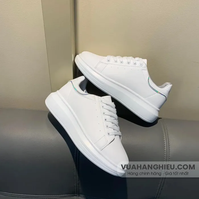 10 đôi giày sneaker nam trắng đơn giản mà đẹp, cân mọi outfit