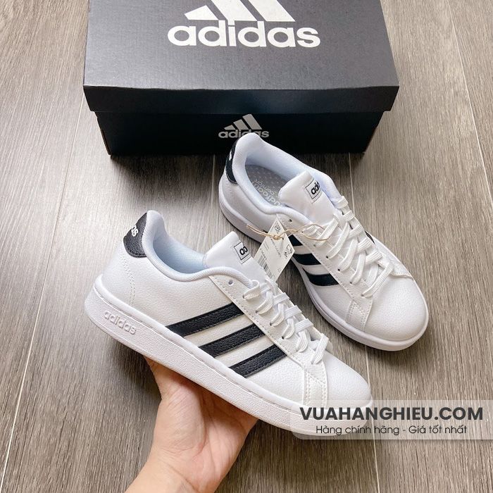 10 đôi giày sneaker nam trắng đơn giản mà đẹp, cân mọi outfit