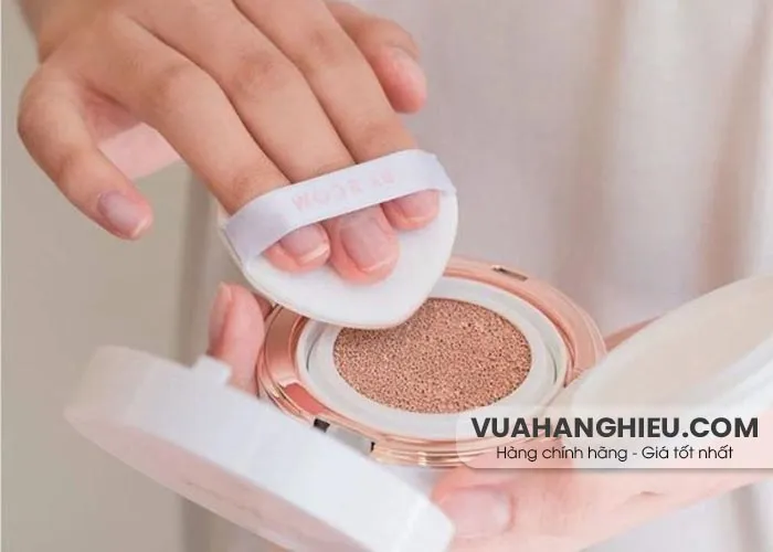 Da dầu nên dùng cushion hay kem nền khi trang điểm