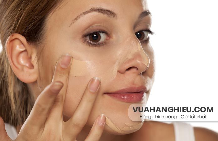 Da dầu nên dùng cushion hay kem nền khi trang điểm