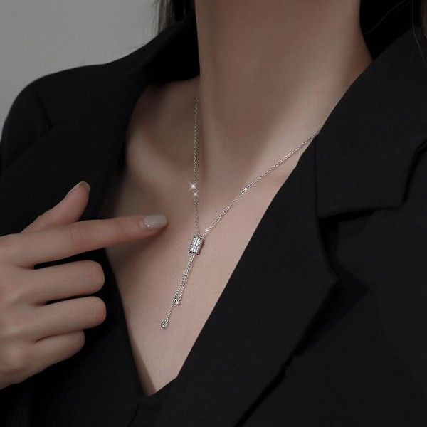 Dây Chuyền Lili Jewelry Bạc Nữ Đính Đá CZ Dạng Nút Thắt Độc Đáo LILI_947614 Màu Bạc - Trang sức - Vua Hàng Hiệu