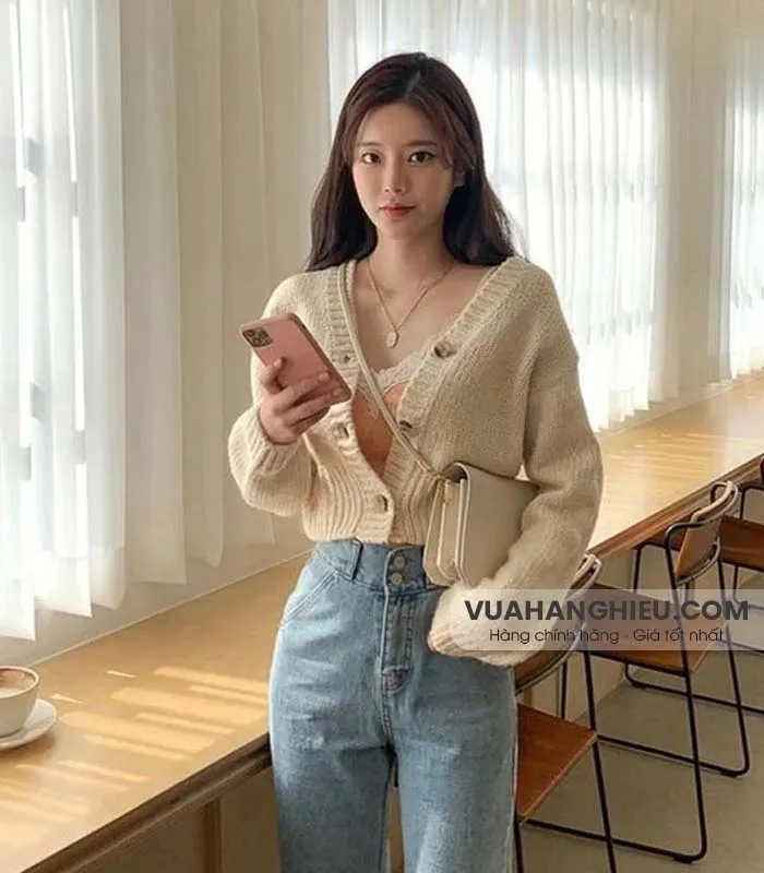 Đi Đà Lạt mặc gì sống ảo đẹp? Gợi ý 19 set đồ đi chơi Đà Lạt nam nữ