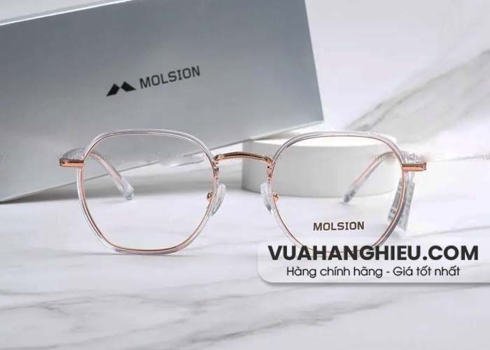 Mặt vuông nên đeo kính gì? 10+ mẫu kính đẹp cho người mặt vuông