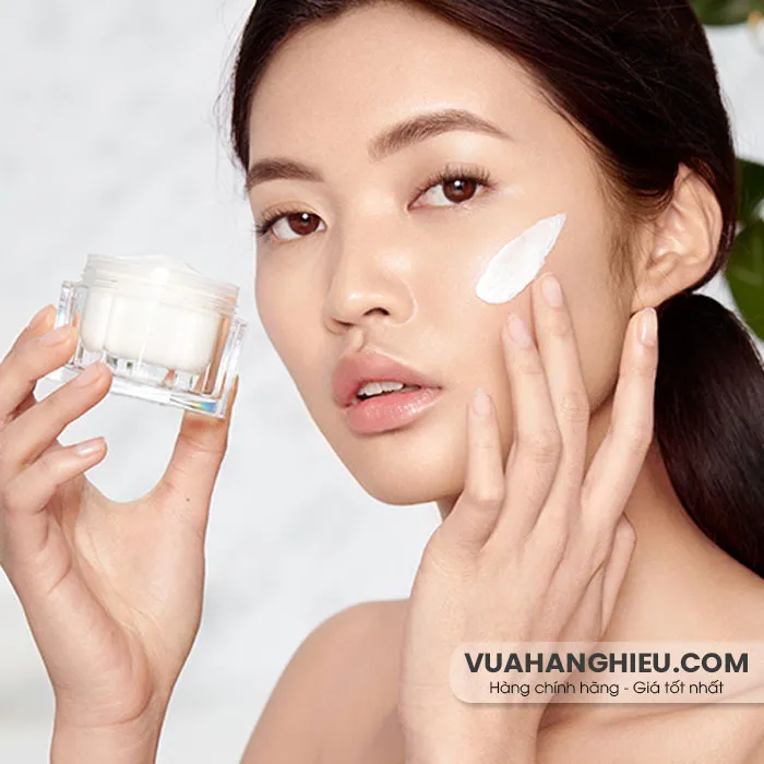 10 Sản phẩm skincare cho da khô lỗ chân lông to chất lượng tốt