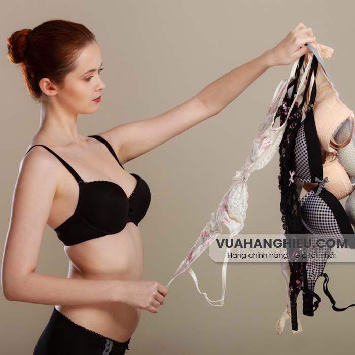 Lý giải tại sao con gái phải mặc áo lót