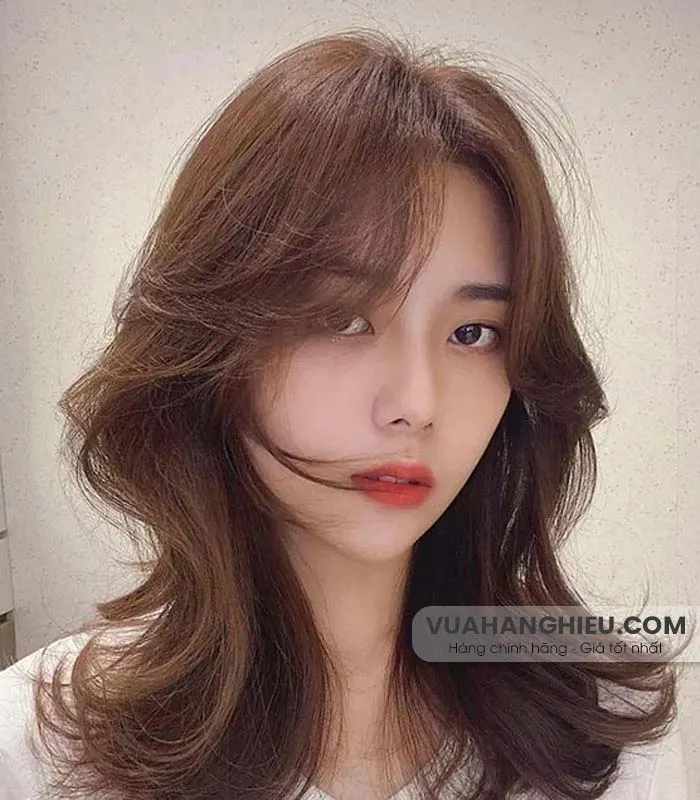 21 kiểu tóc xoăn sóng lơi ngang vai đẹp và thu hút