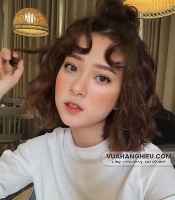 21 kiểu tóc xoăn sóng lơi ngang vai đẹp và thu hút
