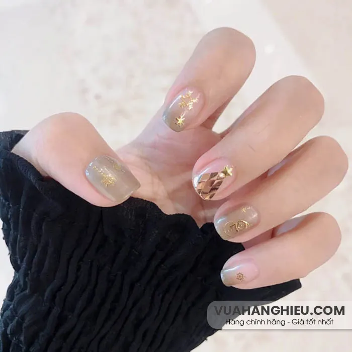 Top 55+ mẫu nails đẹp đón Tết được yêu rất thích năm 2025