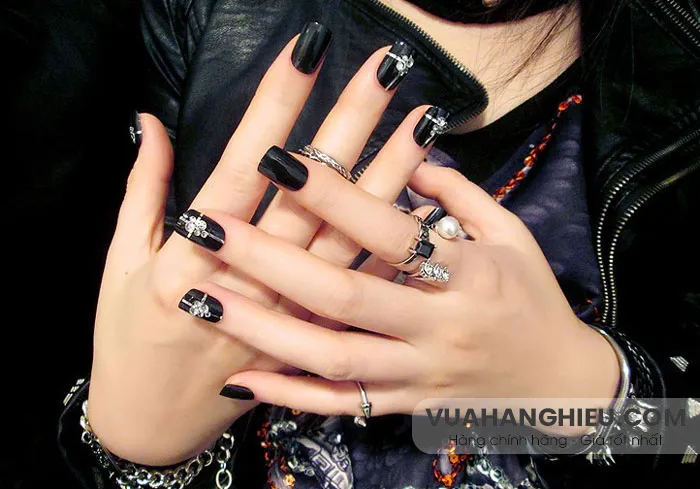Top 55+ mẫu nails đẹp đón Tết được yêu rất thích năm 2025