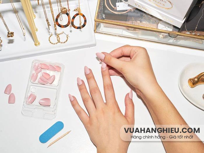 10 cách gỡ móng giả không đau đơn giản tại nhà