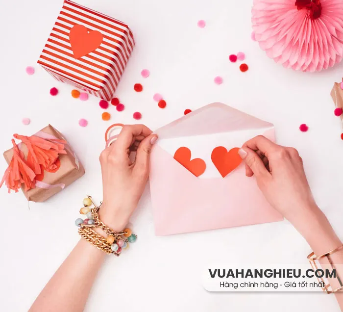 Top 11 chai nước hoa tặng người yêu phù hợp cho mọi dịp