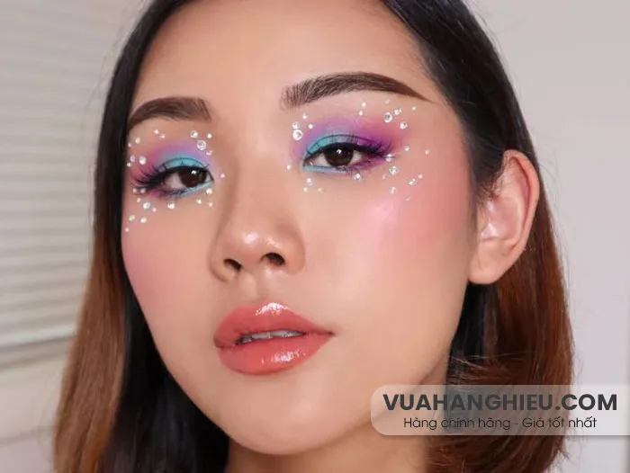 Top 10 trends trang điểm trendy sẽ bùng nổ trong năm 2025 - 1