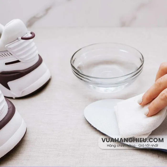 21 cách khử mùi hôi giày đơn giản, hiệu quả chỉ trong 5 phút