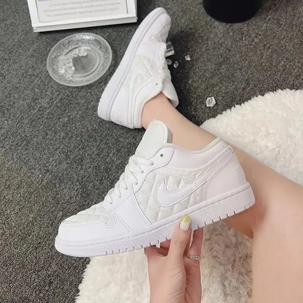 Giày Thể Thao Nike Air Jordan 1 Low Quilted White (W) DB6480-100 Màu Trắng Size 36 - Giày - Vua Hàng Hiệu