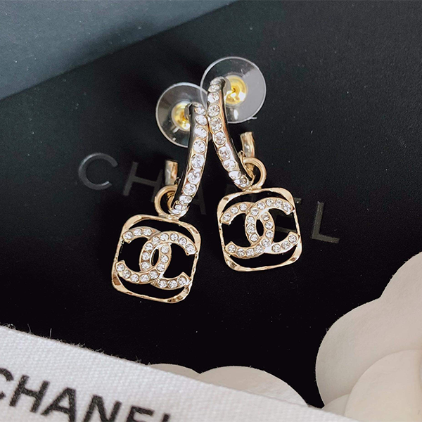 Khuyên Tai Chanel CC Logo Đá Vuông Màu Vàng Trắng - Trang sức - Vua Hàng Hiệu