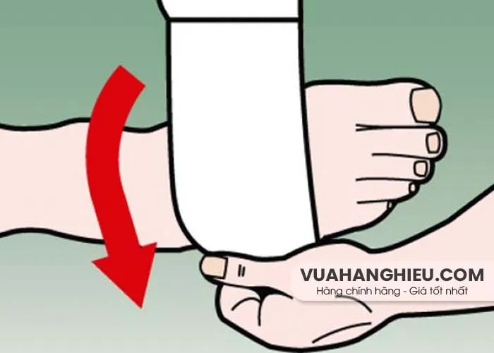 6 bước hướng dẫn cách quấn băng cổ chân đá bóng
