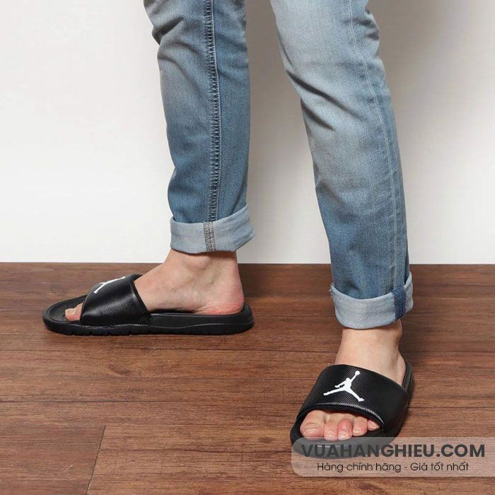 Update 30+ mẫu dép Nike hàng hiệu chính hãng trendy 2025