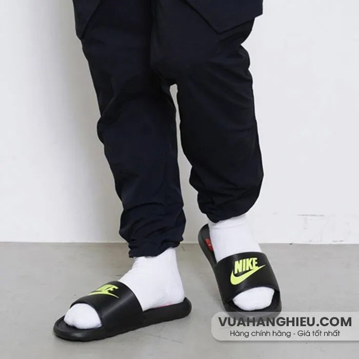 Update 30+ mẫu dép Nike hàng hiệu chính hãng trendy 2025