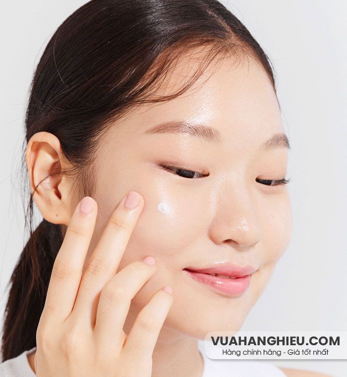 Top 10 kem chống nắng trang điểm cho da dầu được nhiều khách hàng yêu thích