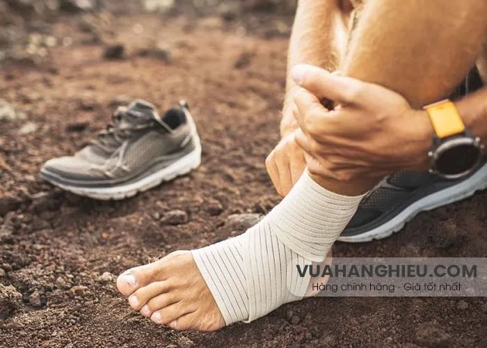 6 bước hướng dẫn cách quấn băng cổ chân đá bóng